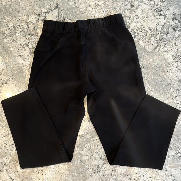 Lululemon On The Fly Crop Size 4 - Picture 4 of 5